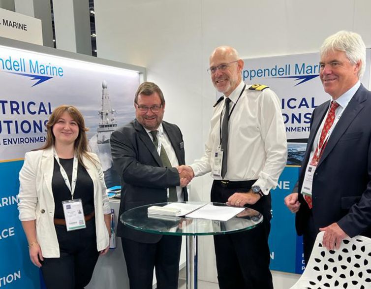 DSEI 2023 - AGSS contract signing